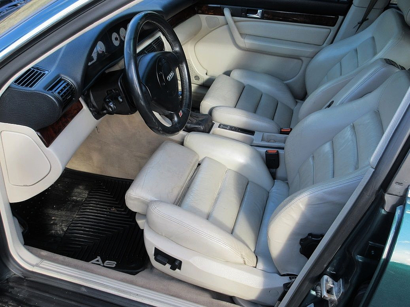 Illustration for article titled For $8,400, Does This 1995 Audi S6 Quattro Tempt?